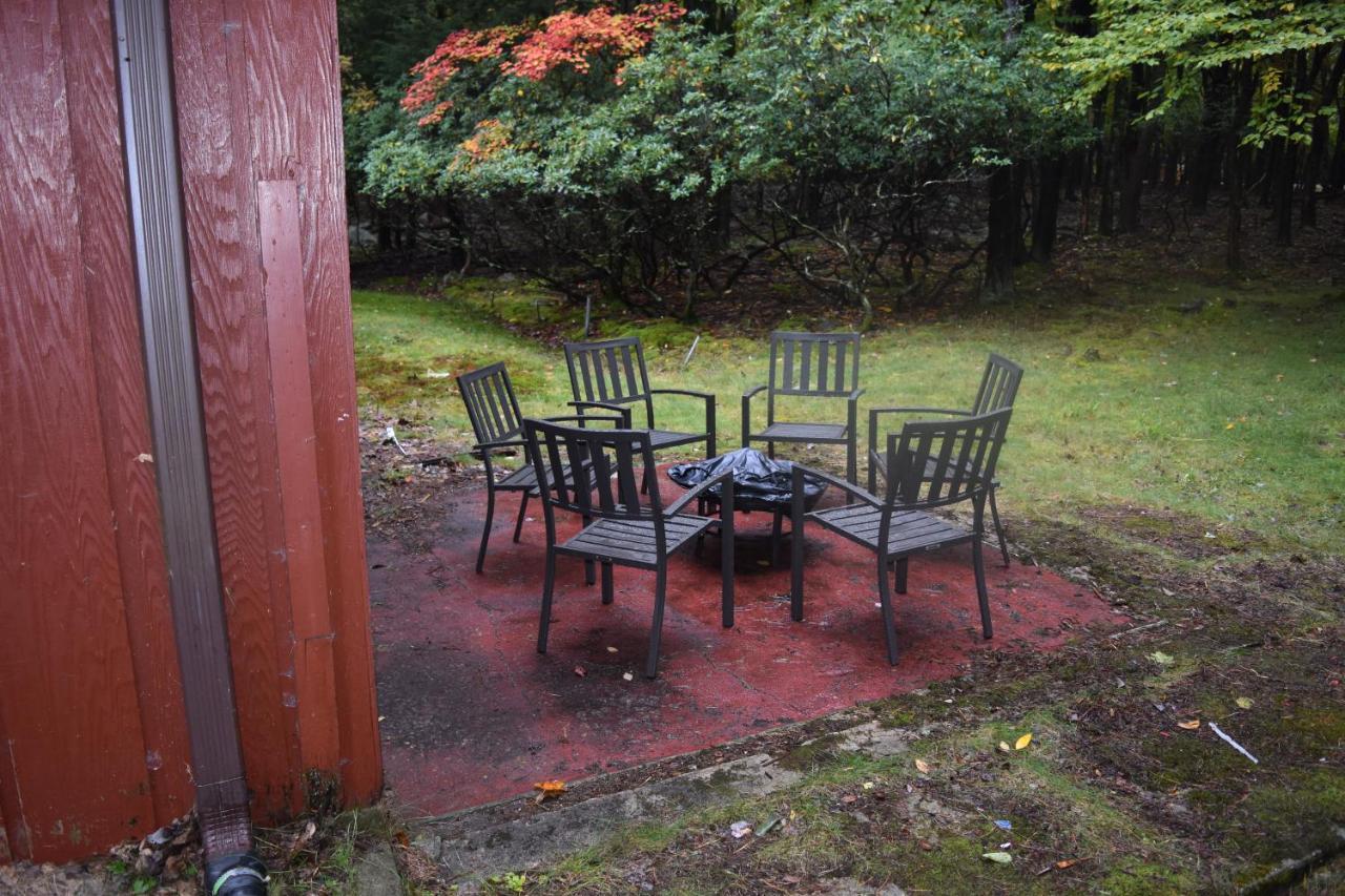 5 Bdr Cabin Game Rm Large Deck Fireplace Firetable Lake Harmony Exteriör bild