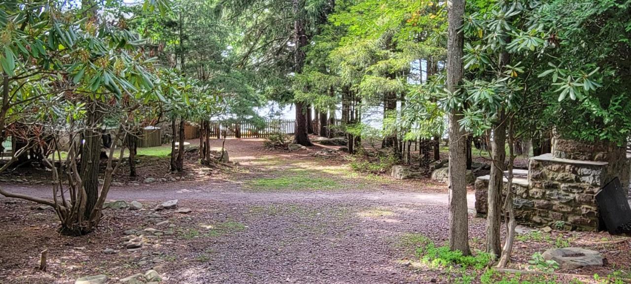 5 Bdr Cabin Game Rm Large Deck Fireplace Firetable Lake Harmony Exteriör bild